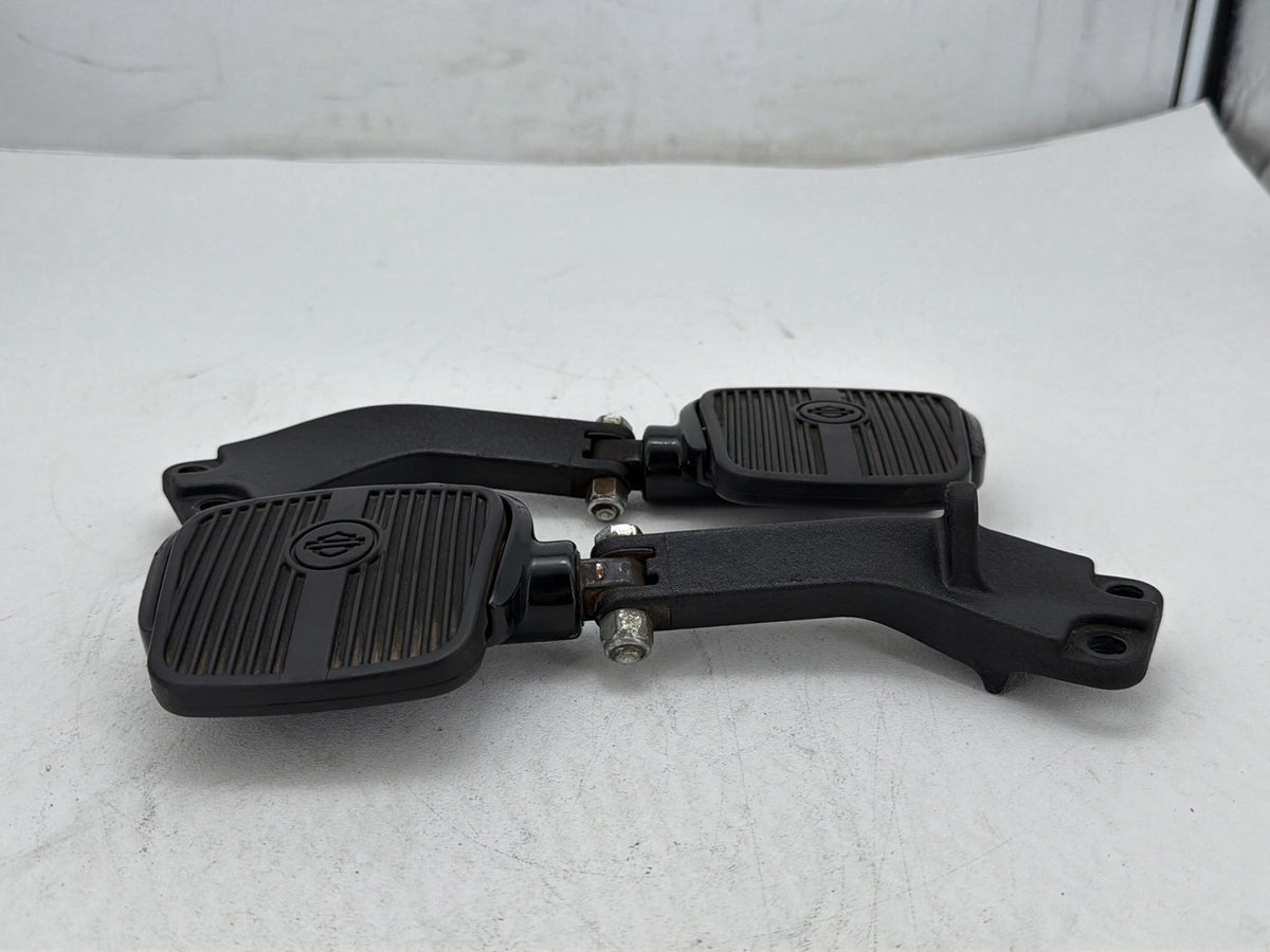 2007 Harley Dyna Street Bob FXDBI OEM Passenger Left & Right Foot Pegs