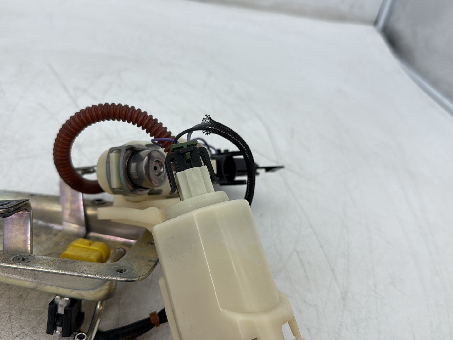 2010 Harley Dyna Fat Bob FXDF OEM Fuel Pump Gas Gasoline Petrol Sending