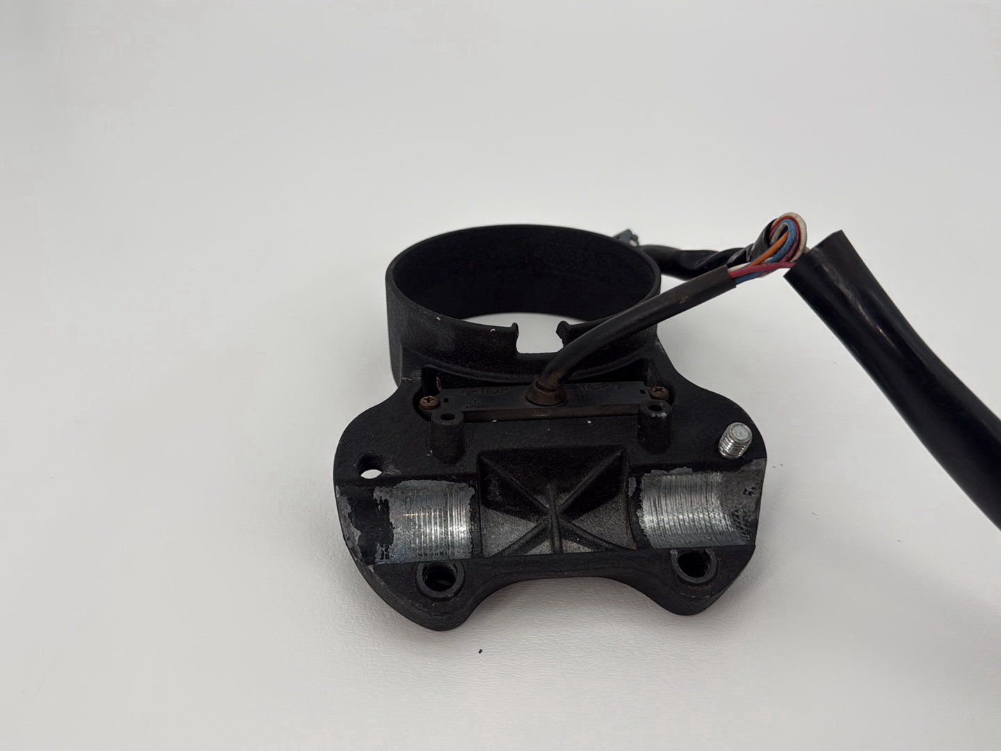 2014 Harley Sportster XL883L 883 SuperLow OEM Speedometer Holder Bracket Mount Bezel