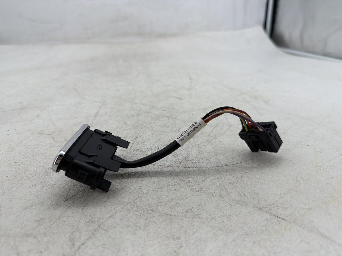 09 Harley Electra Glide Touring CVO OEM Dash Indicator Lamp Wire Plug 68789-96A