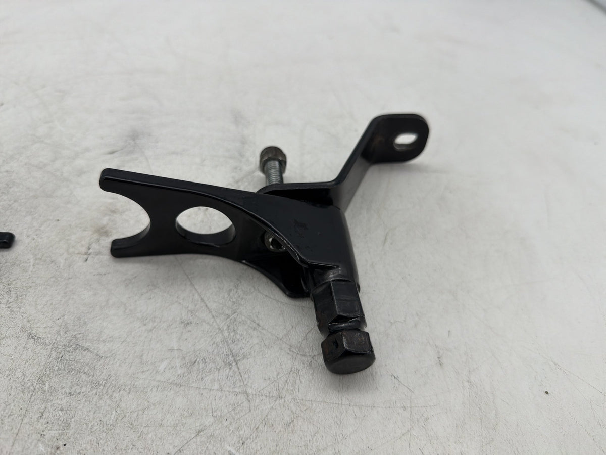 2001 Harley Heritage Softail Classic Left Right Driver Footpeg Bracket Mounts
