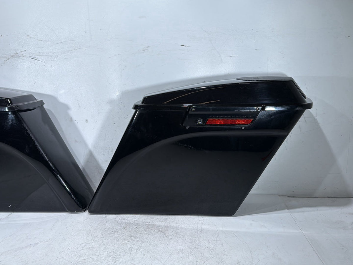 2010 Harley Street Glide Touring FLHX OEM Left Right Saddlebags Luggage NOKey
