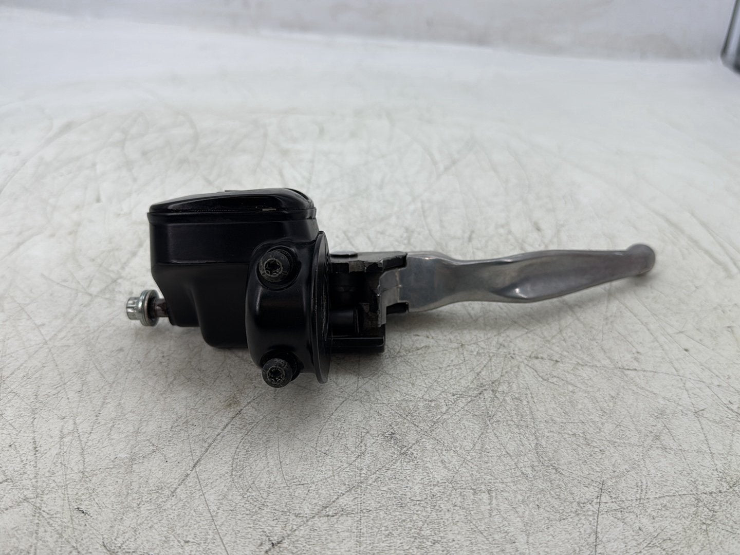 2004 Harley Road King Touring Custom FLHRSI OEM Front Right Brake Lever Master Cylinder