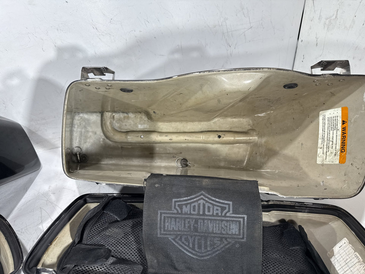 2002 Harley Electra Glide Touring FLHT OEM Left Right Saddlebags Luggage NOKey