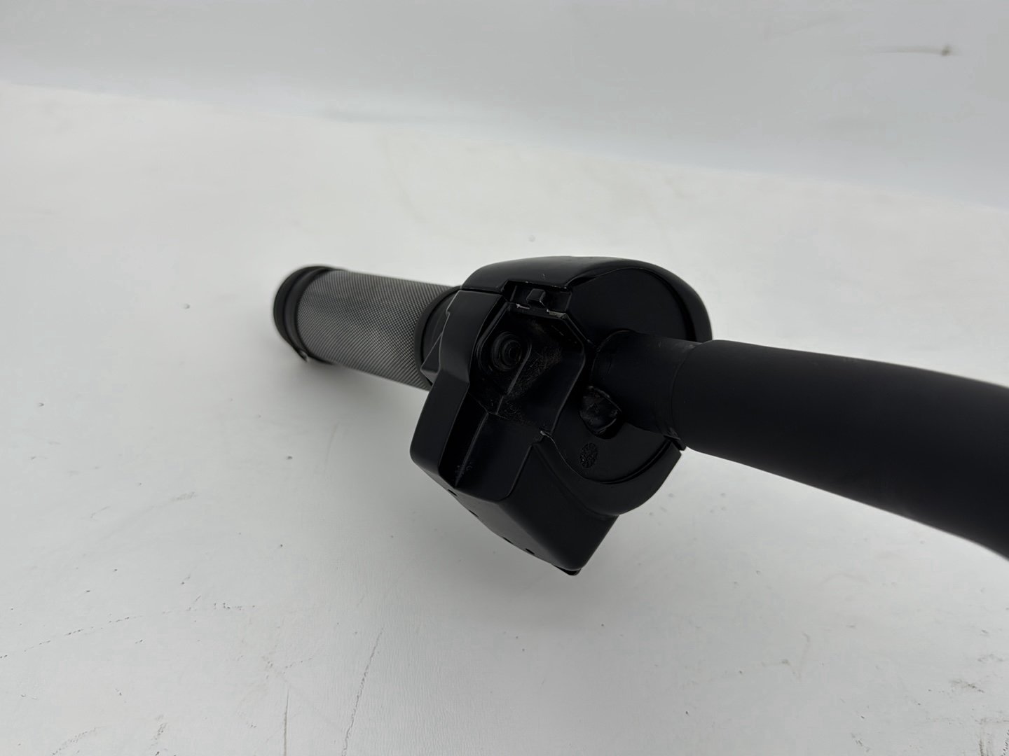 2007 - 2012 Harley-Davidson Touring Road Glide Handlebars Left Right Switches Controls 	71567-96