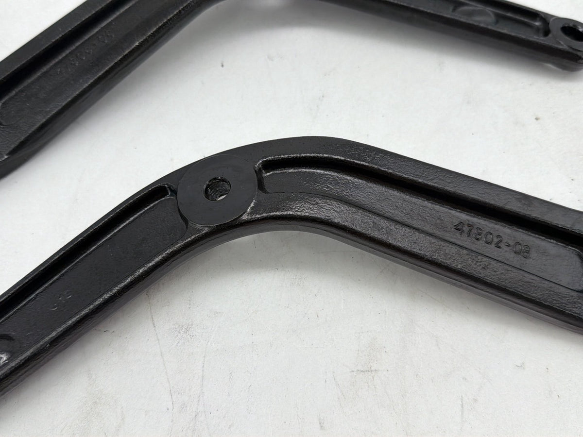 2015 Harley Softail Deluxe FLSTN OEM Rear Left & Right Fender Support Bracket