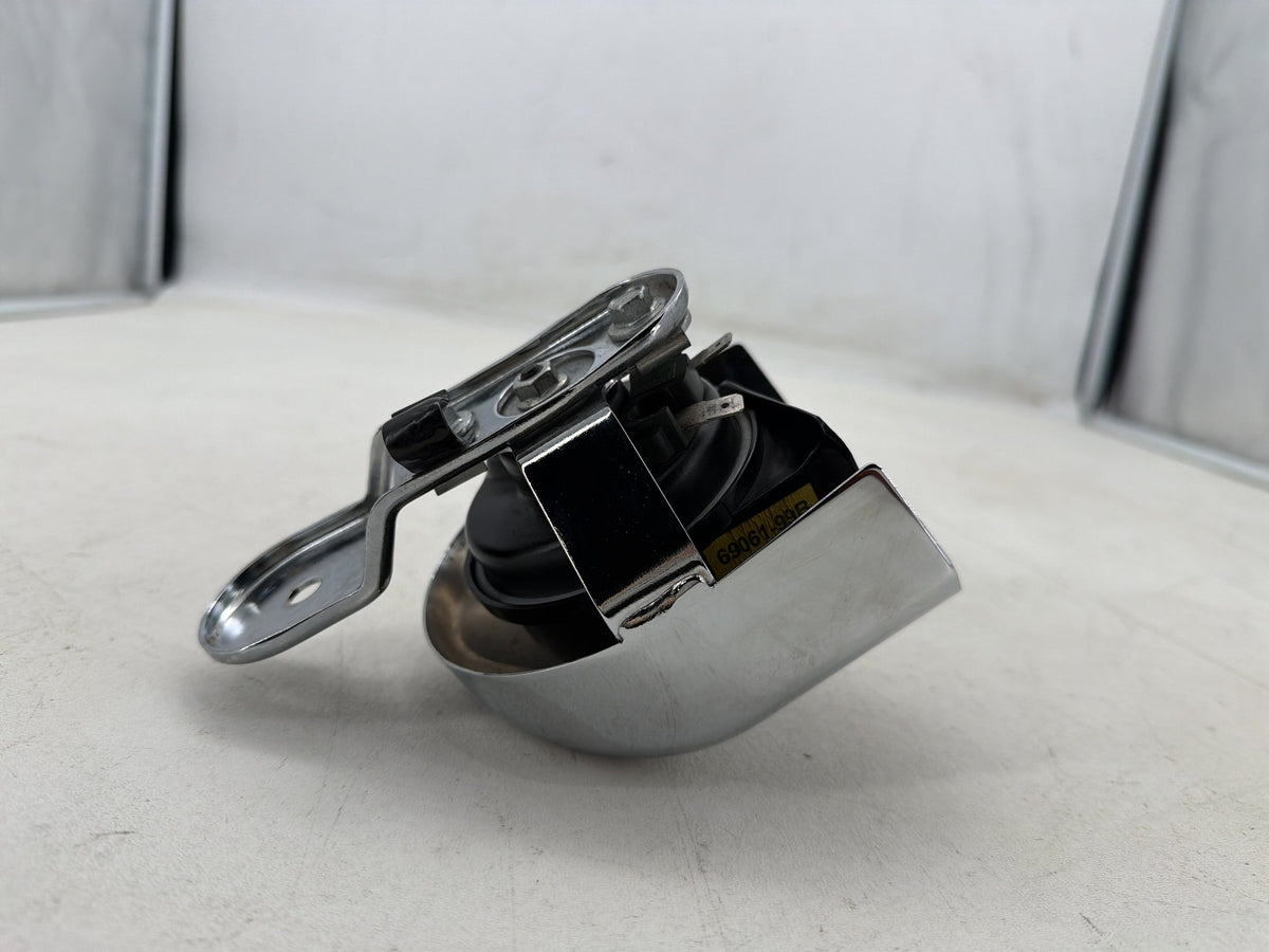 2016 Harley Dyna Fat Bob FXDF 103 OEM Horn Signal Klaxon Chrome Cover