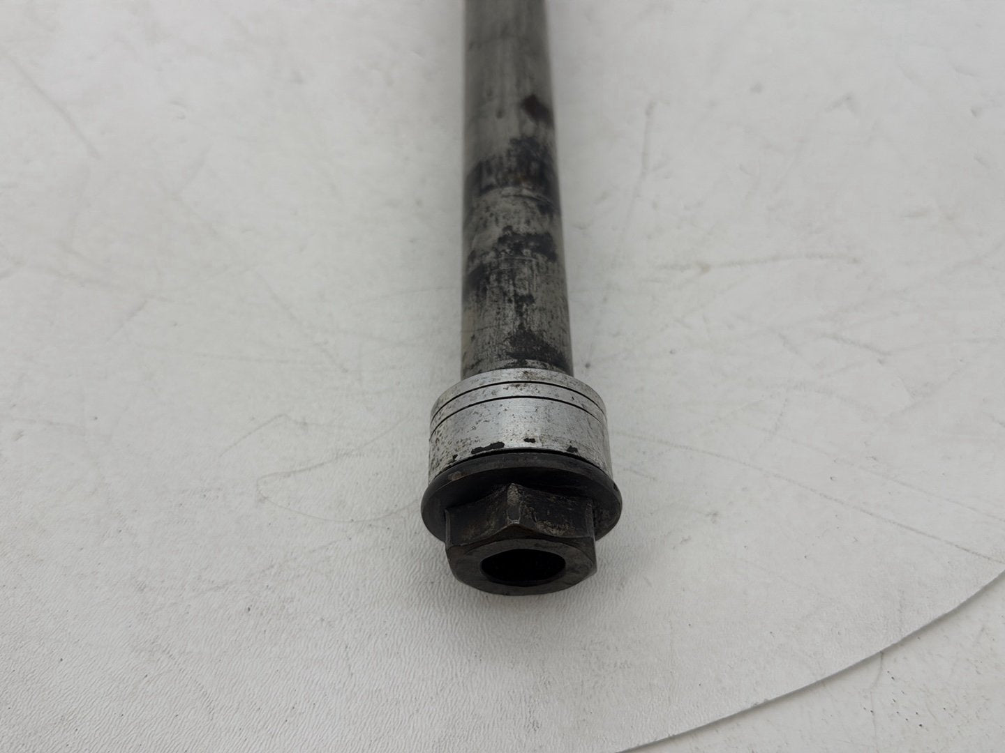 2007 - 2012 Harley-Davidson Dyna Super Glide Rear Wheel Axle Bolt Shaft 41114-08