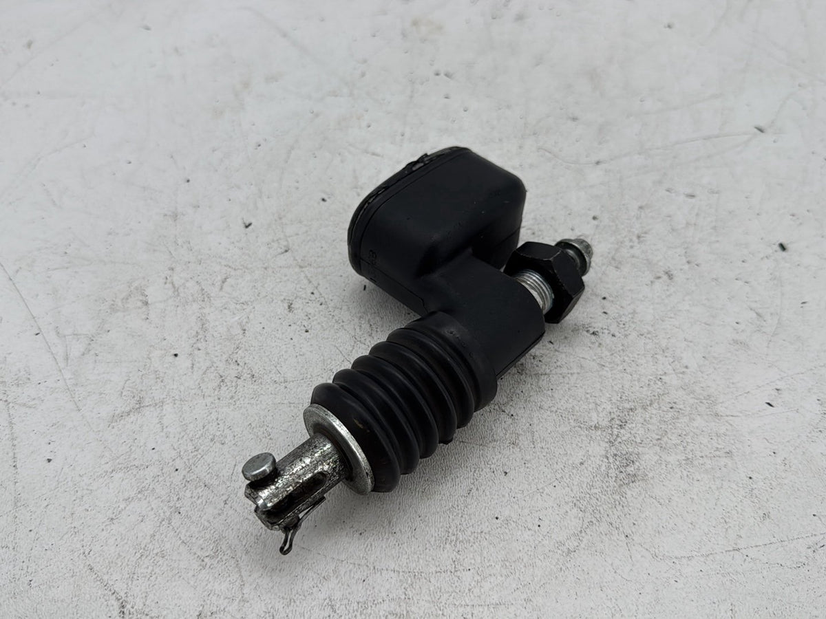 2006 Harley Street Glide Touring FLHXI OEM Rear Brake Master Cylinder Reservoir
