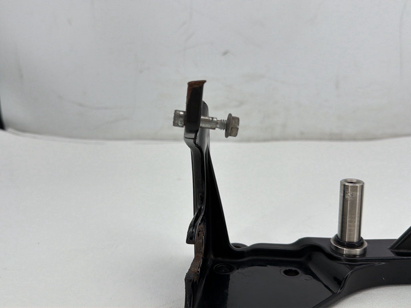 2011 Harley Heritage Softail Classic FLSTC OEM Right 1 Footboard Mount Bracket