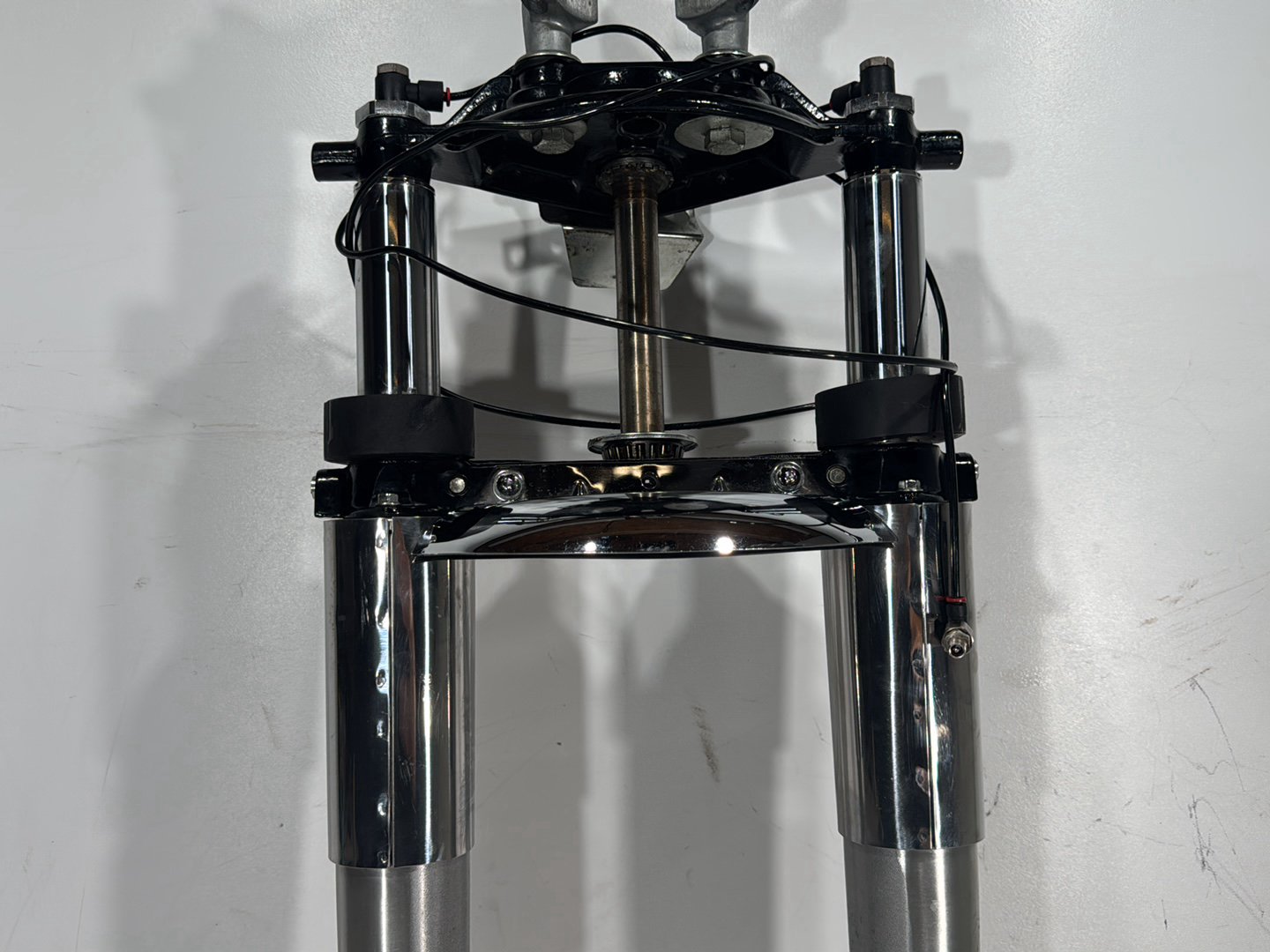 1998 Harley Touring FLHTCUI Electra Glide Ultra OEM Front Triple Tree Set & LH RH Fork Legs Sliders