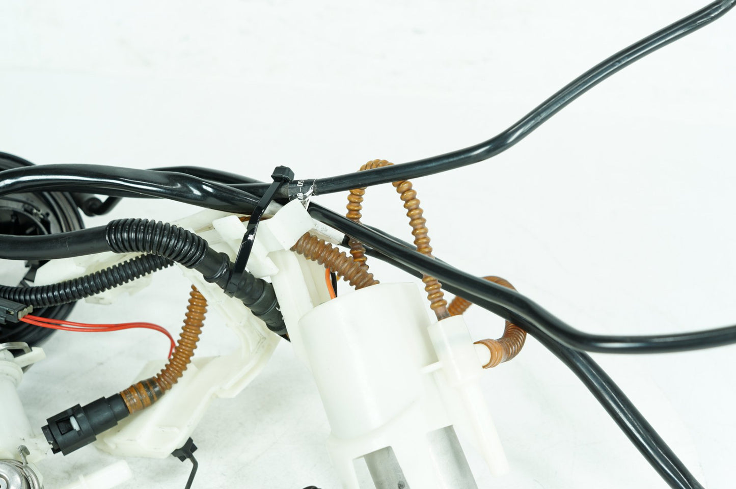 2007 - 2012 Harley-Davidson Touring Electra Glide Ultra Gas Gasoline Fuel Petrol Pump Sending  	62908-08