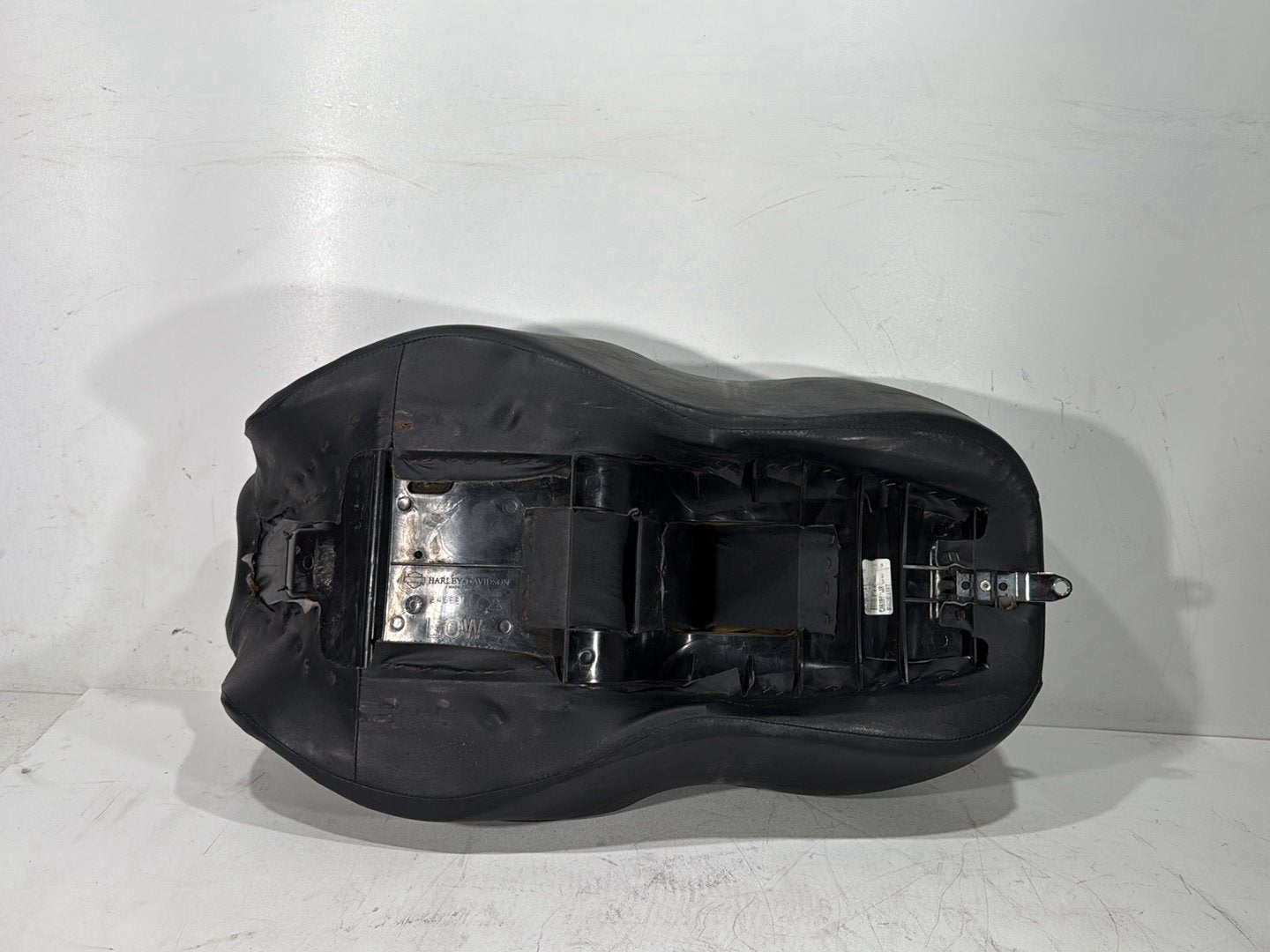 2013 Harley Electra Glide Touring Ultra FLHTCUI OEM Passenger Rider Driver Seat Saddle