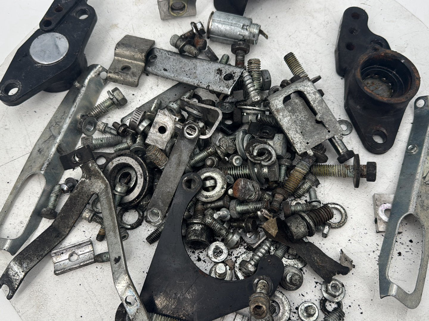 1999 - 2006 Harley-Davidson Touring Electra Glide Classic Hardware Bolts Nuts & Brackets w/ Left Right Rear fork Swingarm Brackets
