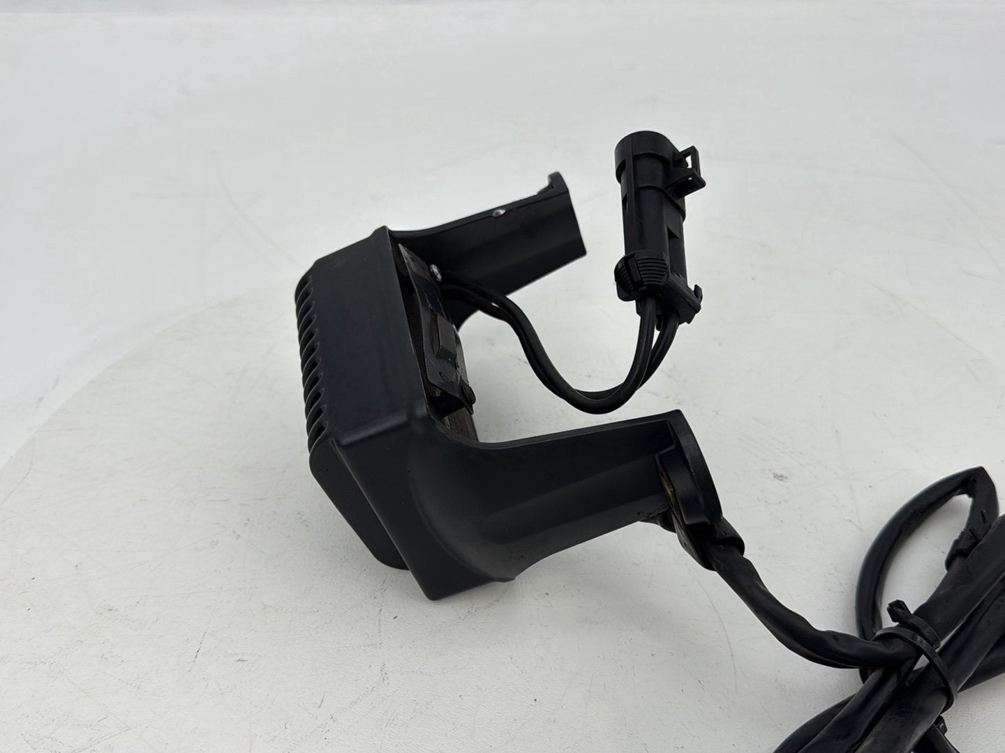 1999 - 2006 Harley-Davidson Touring CVO Screamin Eagle Road King Voltage Regulator Rectifier   	74505-02