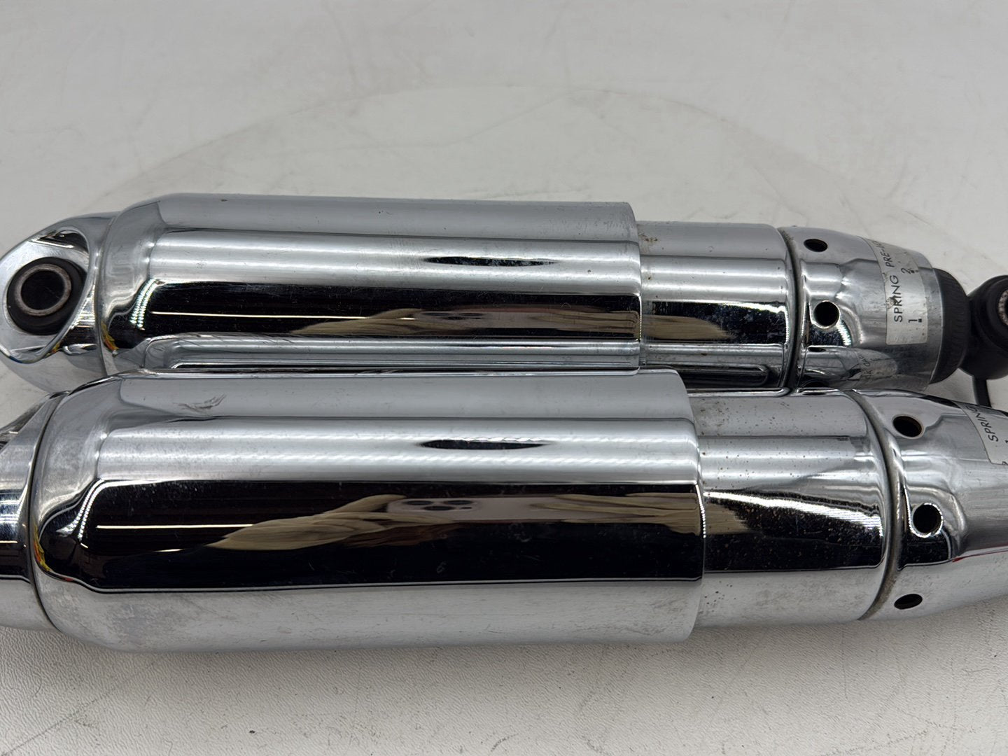 2007 - 2012 Harley-Davidson Dyna Super Glide Rear Left Right Shock Absorbers 54537-08A