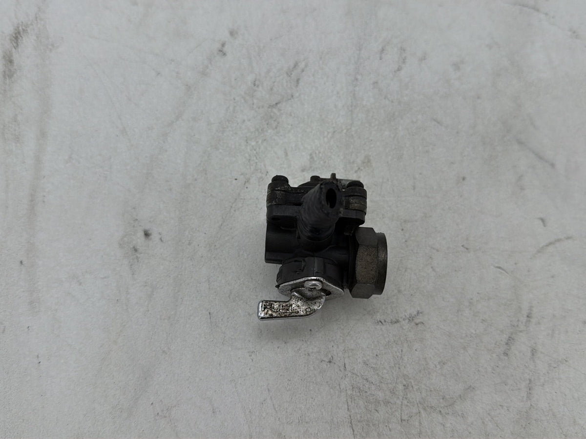 2001 Harley Electra Glide Touring FLHT OEM Petrol Gasoline Gas Tank Fuel Petcock