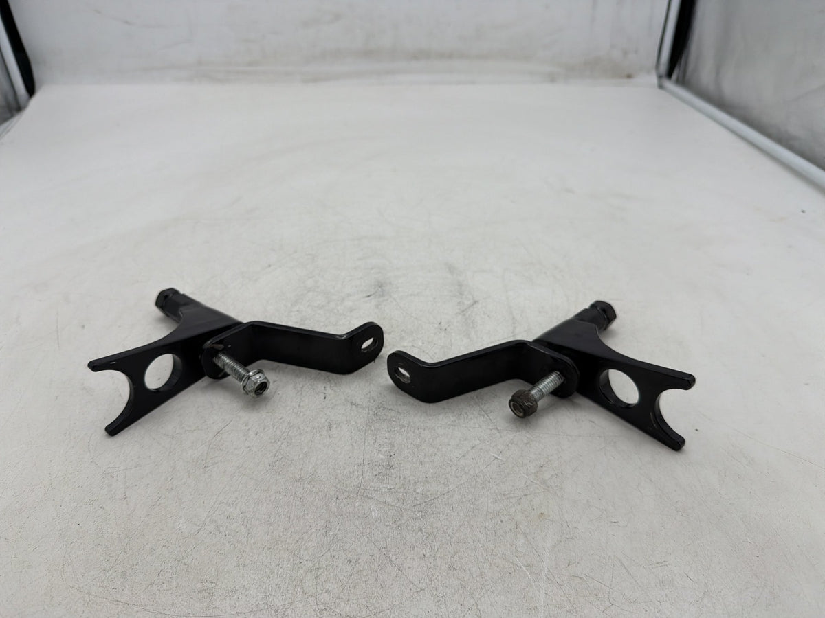 2001 Harley Heritage Softail Classic Left Right Driver Footpeg Bracket Mounts