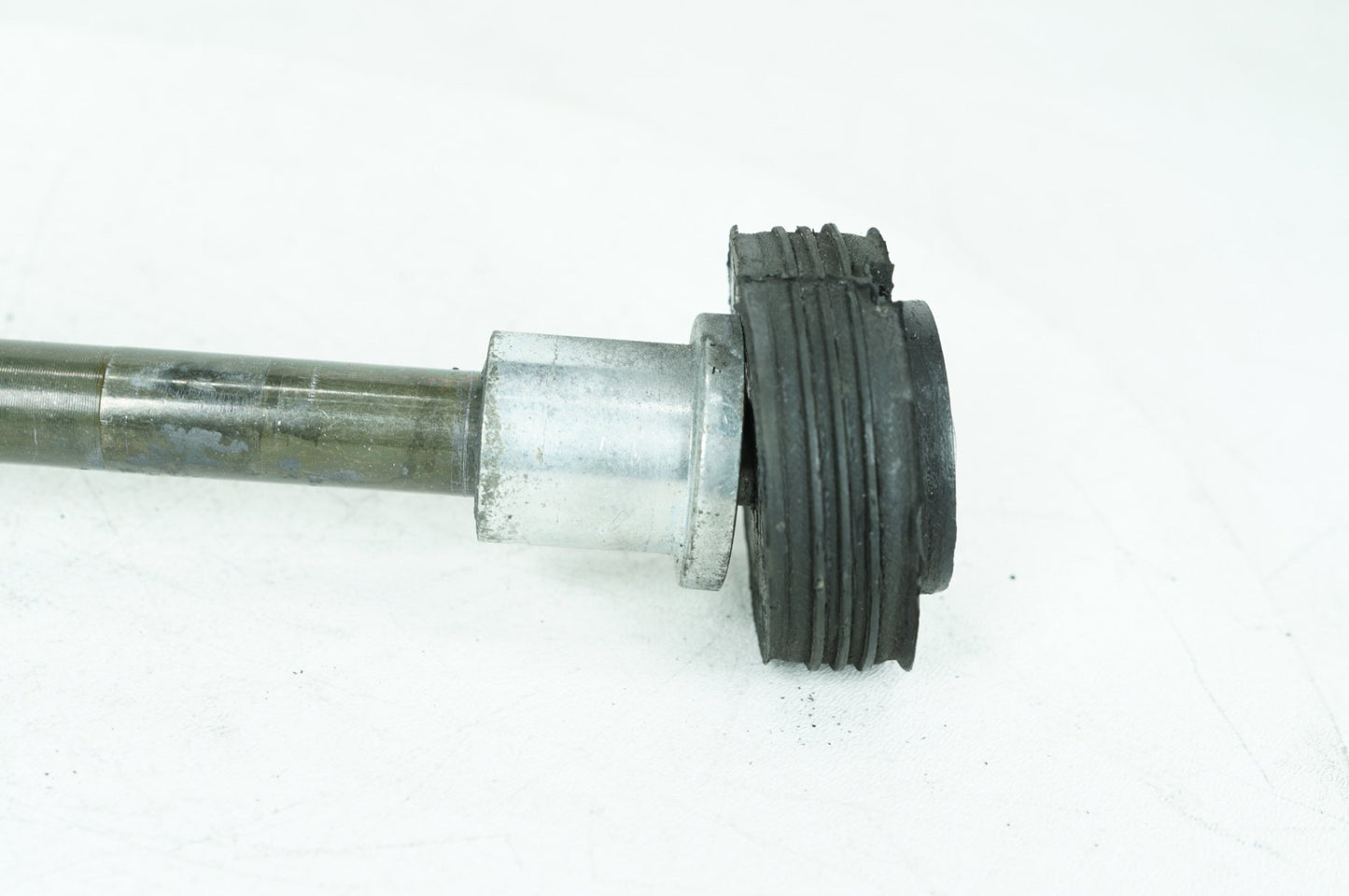 1999 - 2006 Harley-Davidson Touring Street Glide Rear Fork Swingarm Pivot Bolt Shaft 47505-02