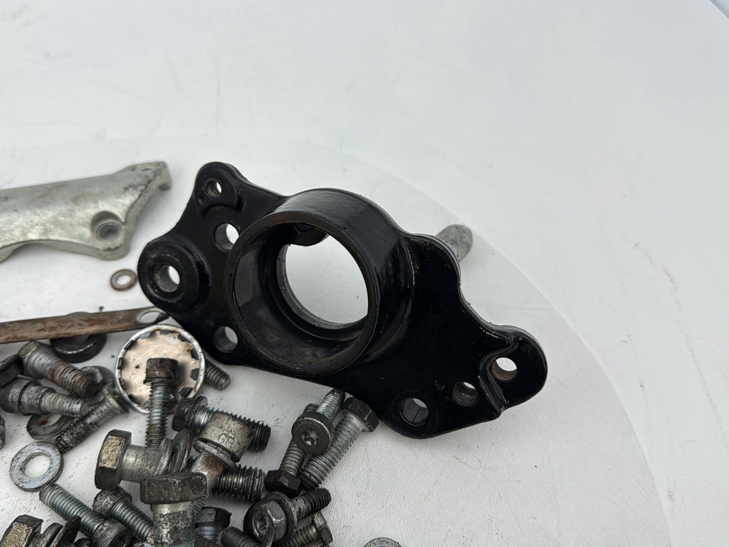 2007 - 2011 Harley-Davidson Touring Electra Glide Ultra Hardware Bolts Nuts & Brackets  	50588-09A