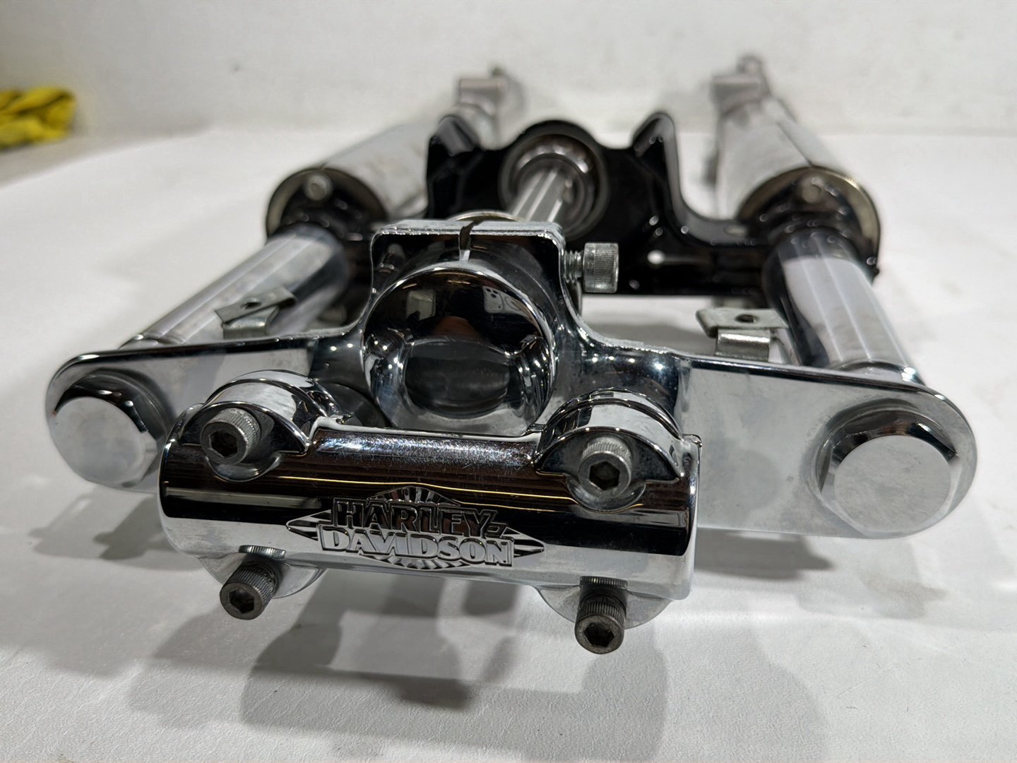 2011 Harley Heritage Softail Classic FLSTC OEM Front Triple Tree Set & LH RH Fork Legs Sliders