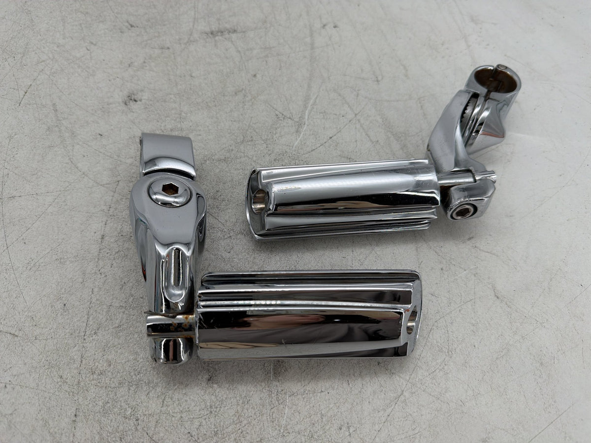 2004 Harley Electra Glide Touring Ultra OEM Front Right Left Highway Foot Pegs
