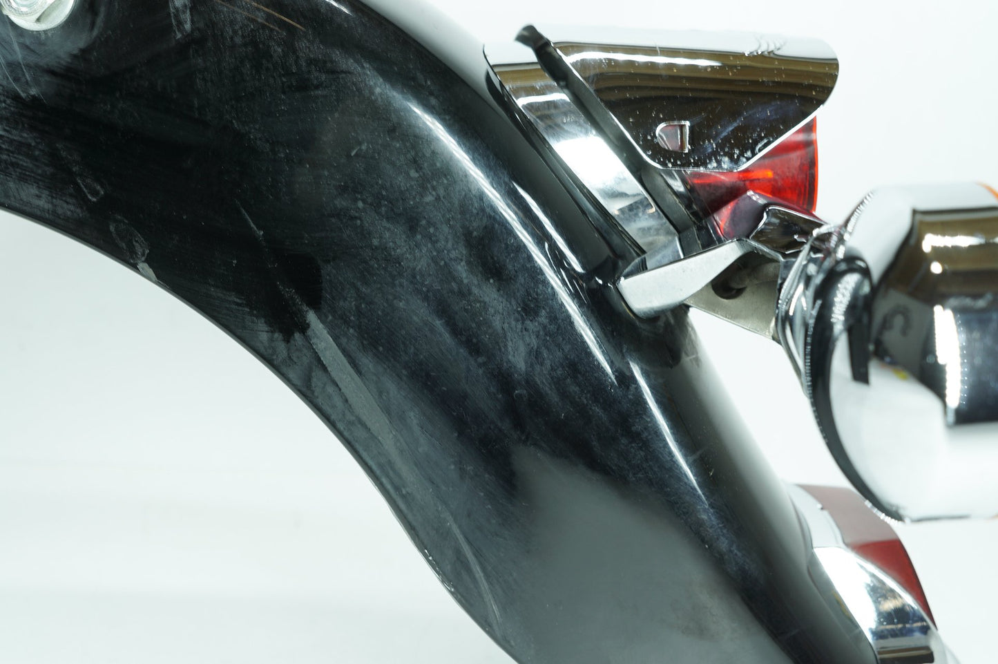 1999 - 2006 Harley-Davidson Touring Electra Glide Classic Rear Wheel Fender & Turn Signals Bar 59579-01B