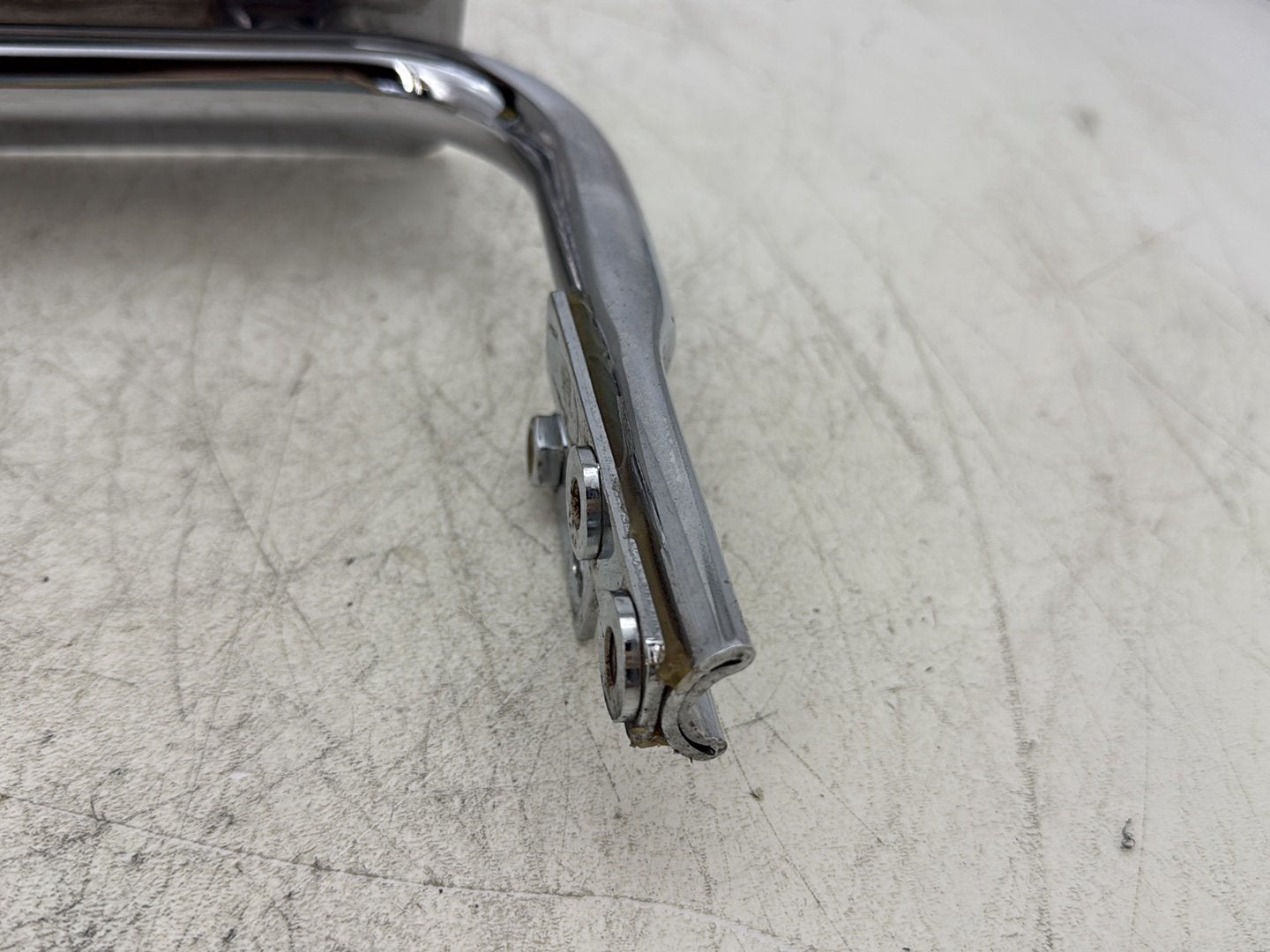 2007 Harley Touring FLHTC Electra Glide Classic OEM Rear License Plate Support Bar Holder