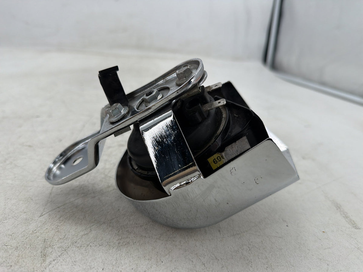 2015 Harley Electra Glide Touring Ultra OEM Horn Signal Klaxon Chrome Cover