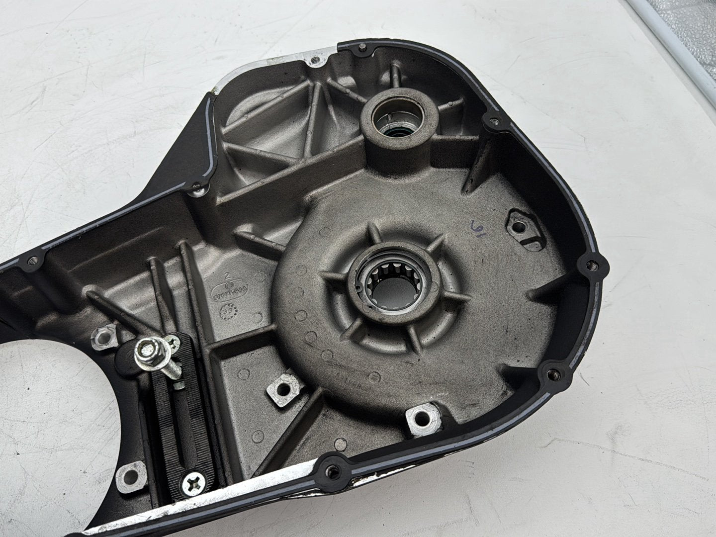 1999 - 2006 Harley-Davidson Touring Electra Glide Classic Inner Primary Clutch Cover 60677-94A