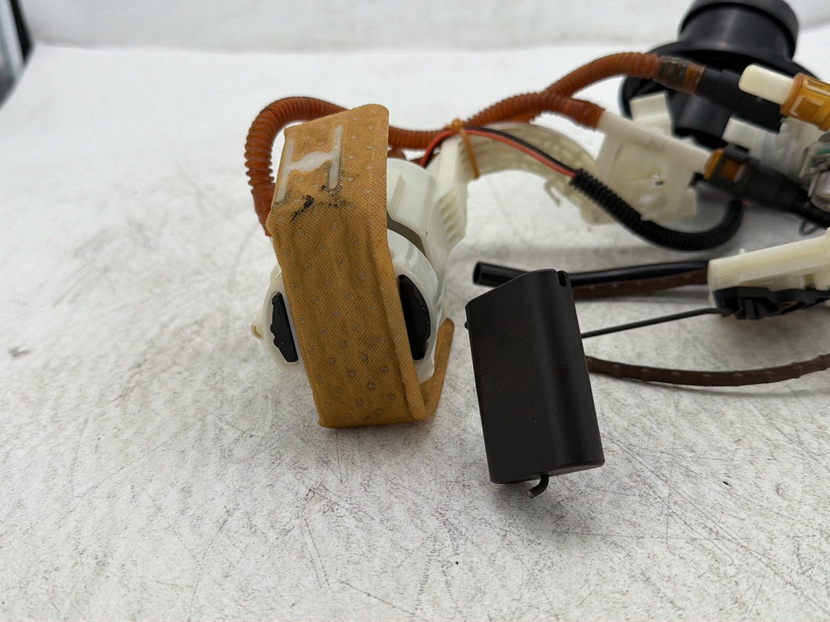 09 Harley Electra Glide Touring Ultra OEM Fuel Pump Gas Gasoline Petrol Sending