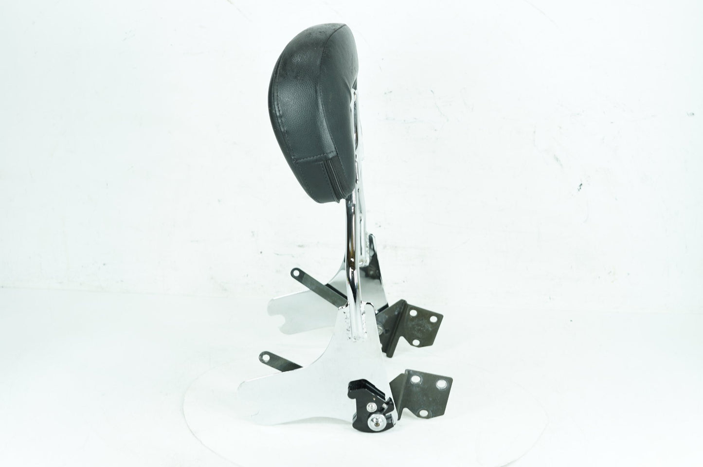 1999 - 2006 Harley-Davidson Touring Road King Classic Rear Sissy Bar w/ Backrest Cushion Pad 52723-06