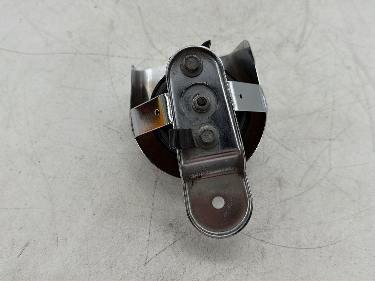 2010 Harley Electra Glide Touring Ultra OEM Horn Signal Klaxon Chrome Cover
