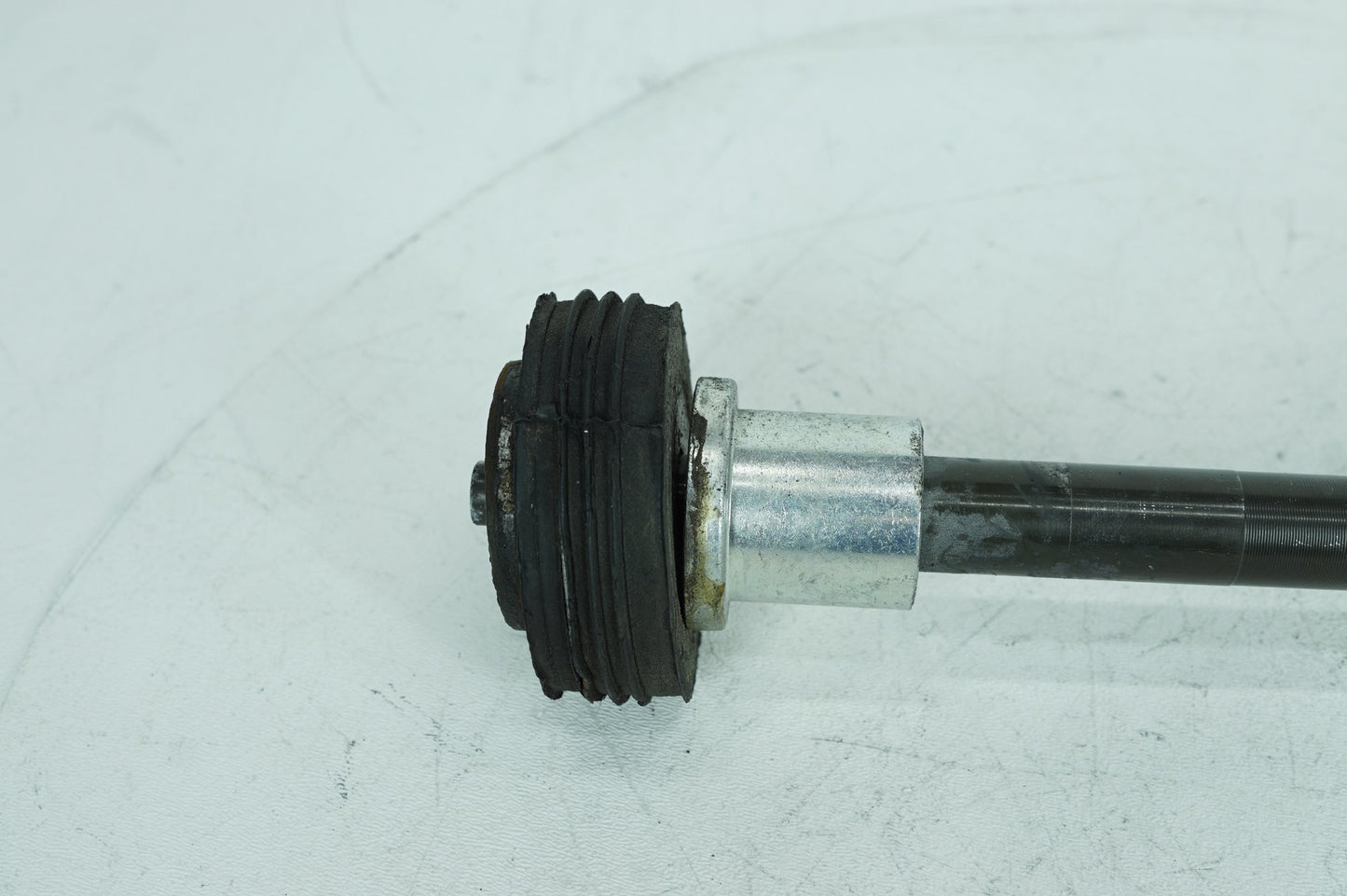 2007 - 2011 Harley-Davidson Touring Electra Ultra Rear Fork Swingarm Pivot Bolt Shaft 47505-02