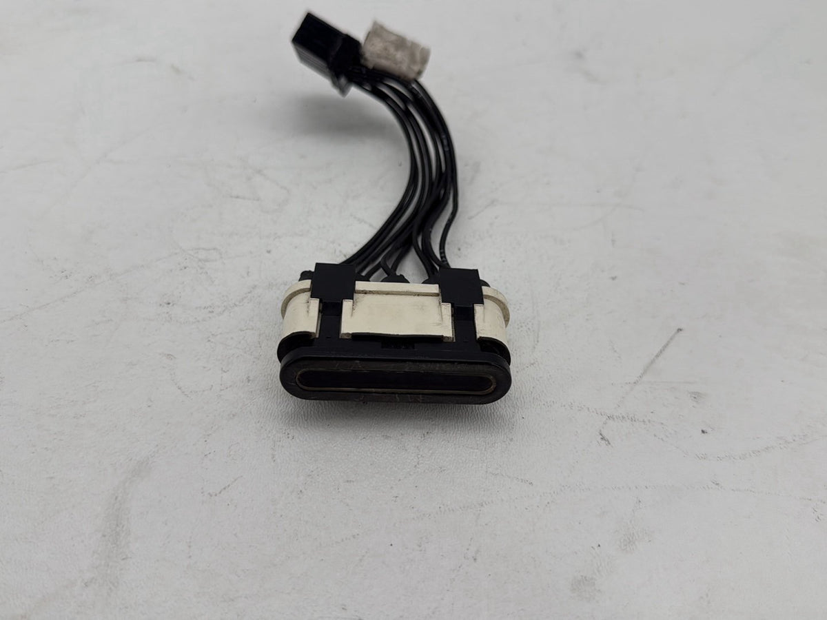 05 Harley Electra Glide Touring CVO OEM Dash Indicator Lamp Wire Plug 68789-96A