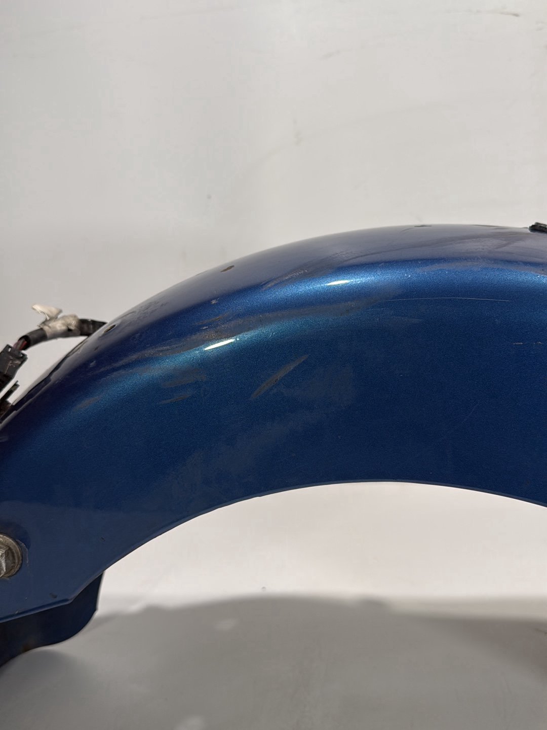1999 - 2006 Harley-Davidson Touring Electra Glide Ultra Rear Wheel Fender & Turn Signals Bar  	59579-01B