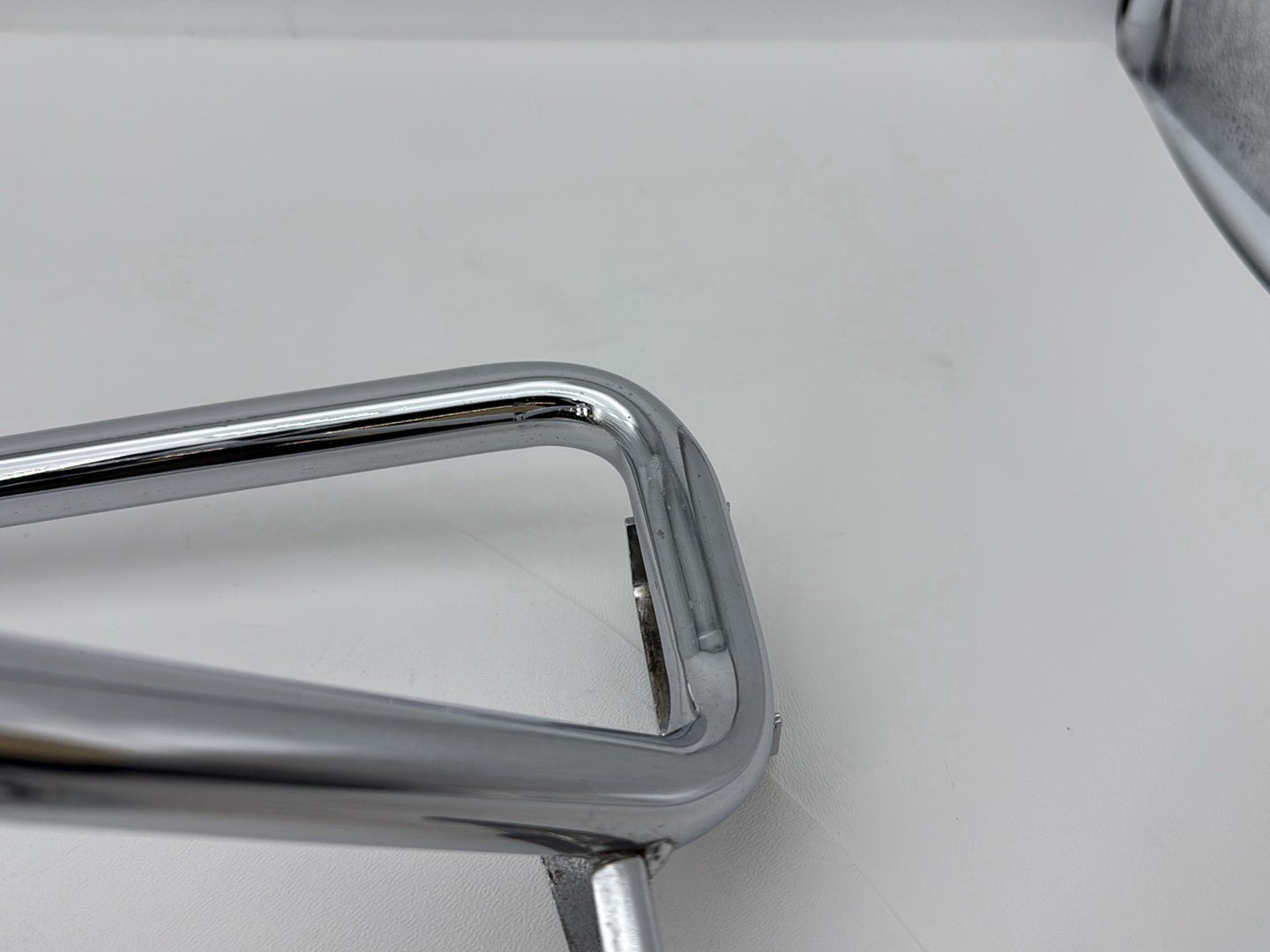 2007 - 2011 Harley-Davidson Touring Street Glide Rear Left Right Saddlebag Guard Rails Bar 	49206-09