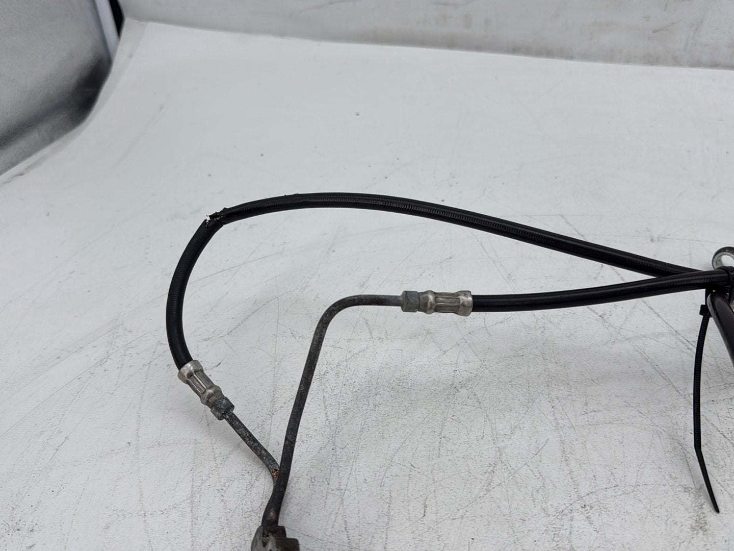 2013 Harley Electra Glide Touring Ultra FLHTCUI OEM Front Brake Hose Line Pipe NON-abs