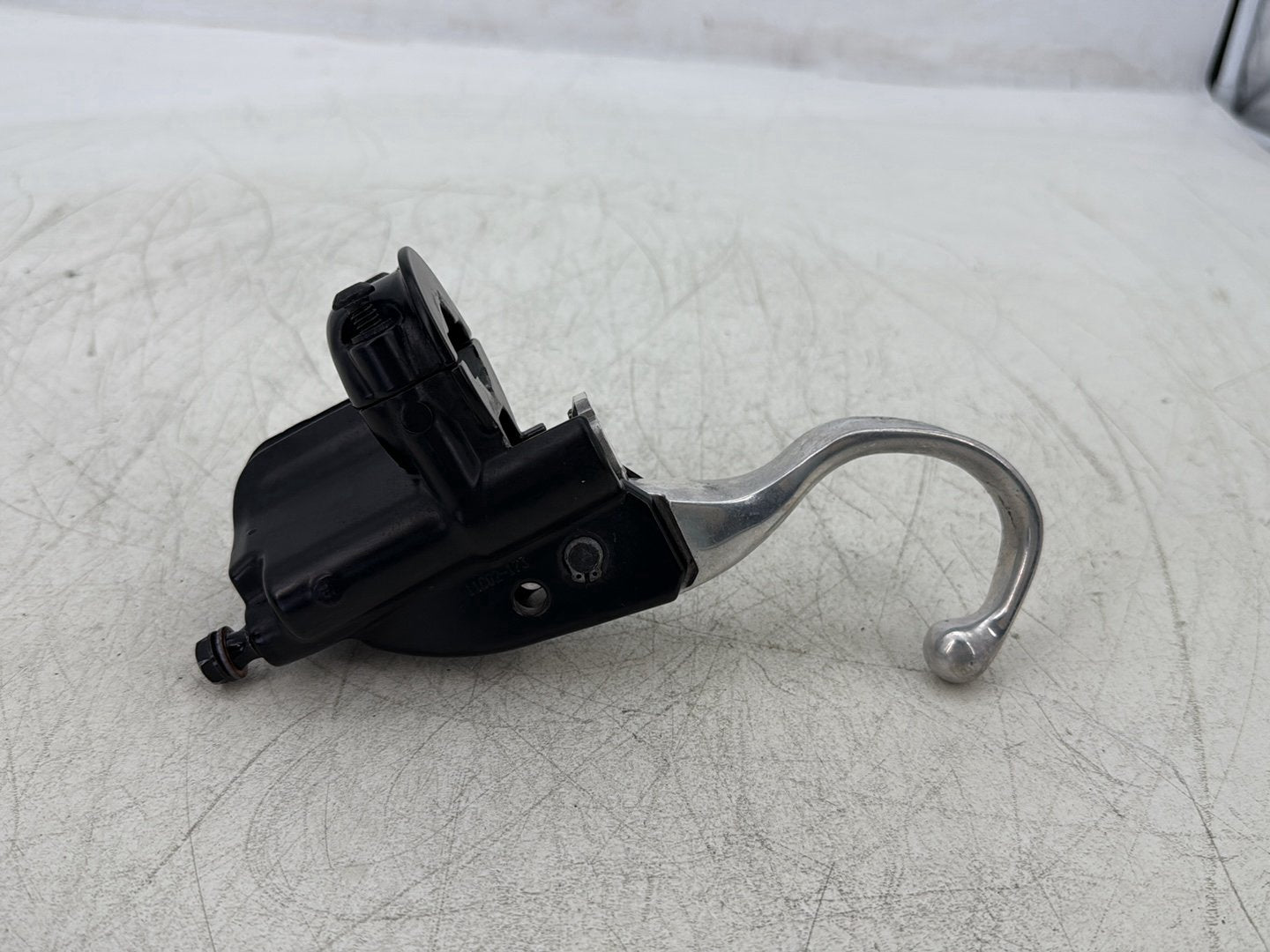 2011 Harley Street Glide Touring FLHX OEM Front Right Brake Lever Master Cylinder