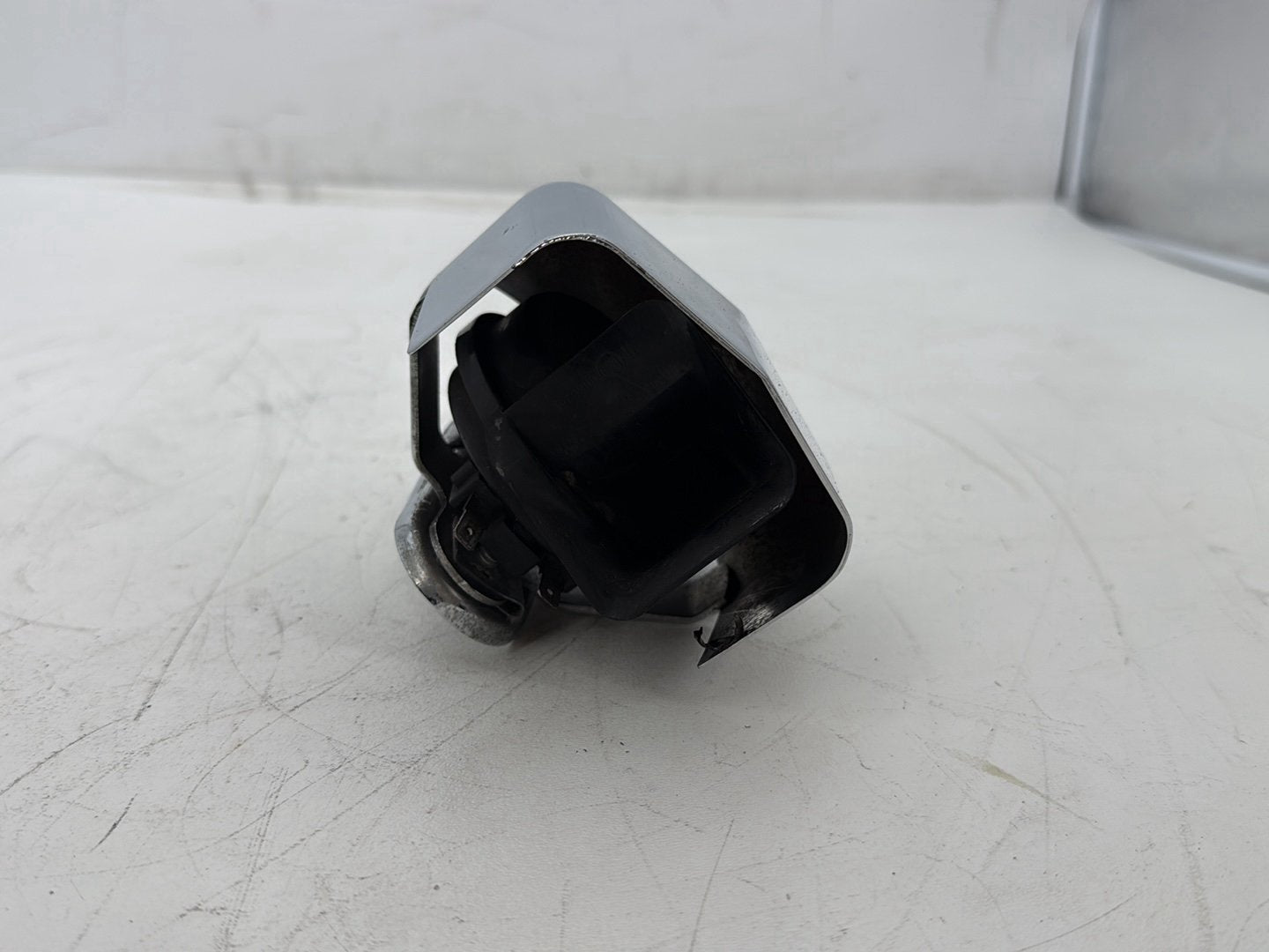 2011 Harley Electra Glide Ultra FLHTK OEM Horn Signal Klaxon Chrome Cover