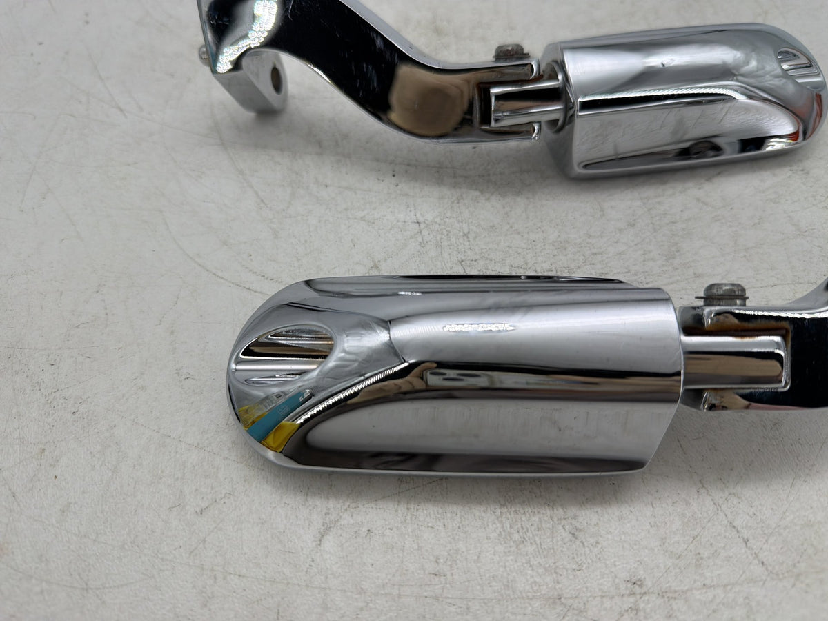 2009 Harley Street Glide Touring FLHX OEM Passenger Left & Right Foot Pegs
