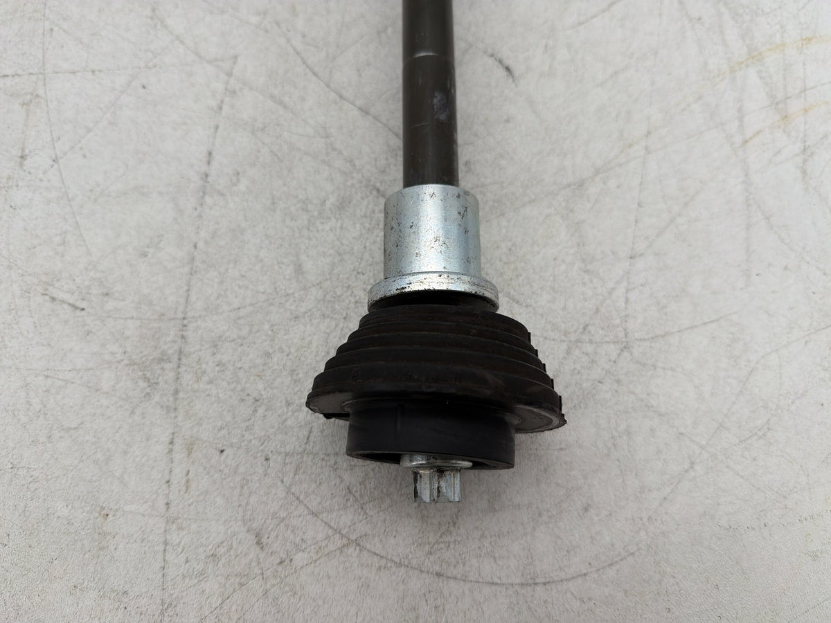 09 Harley Electra Touring CVO Screamin Eagle Rear Fork Swingarm Pivot Bolt Shaft