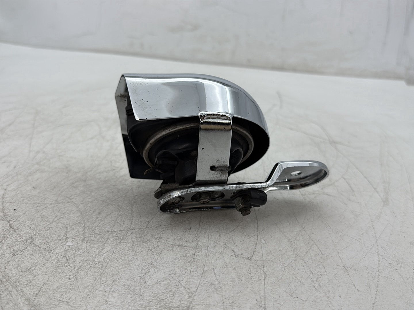 1995 Harley Road King Touring FLHR OEM Horn Signal Klaxon Chrome Cover