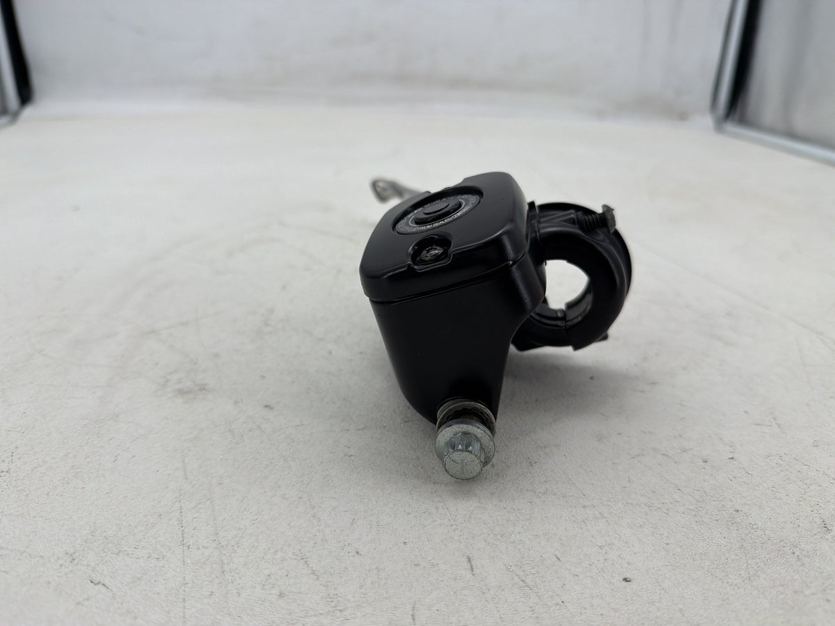 2005 Harley Dyna Wide Glide FXDWG OEM Front Right Brake Lever Master Cylinder