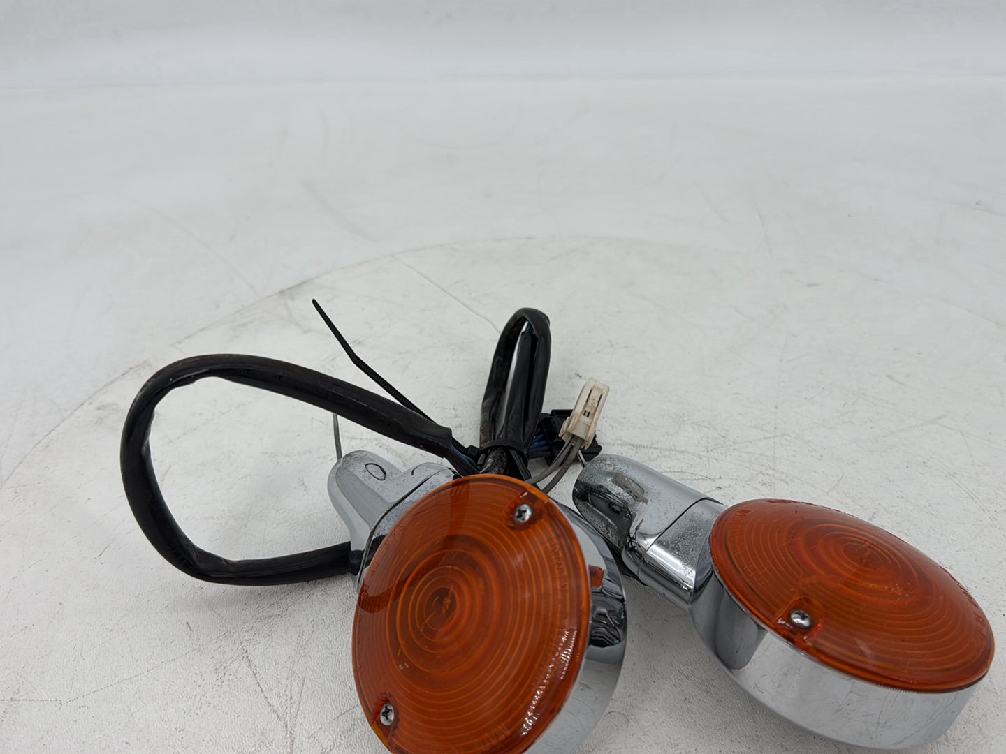 1999 - 2006 Harley-Davidson Touring Electra Glide Front Left Right Turn Signal Indicators  	68766-94