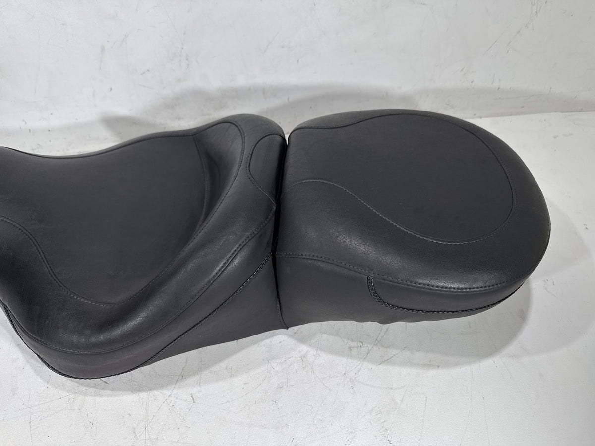 2006 Harley Road King Touring Custom Passenger Rider Driver Seat Saddle MUSTANG