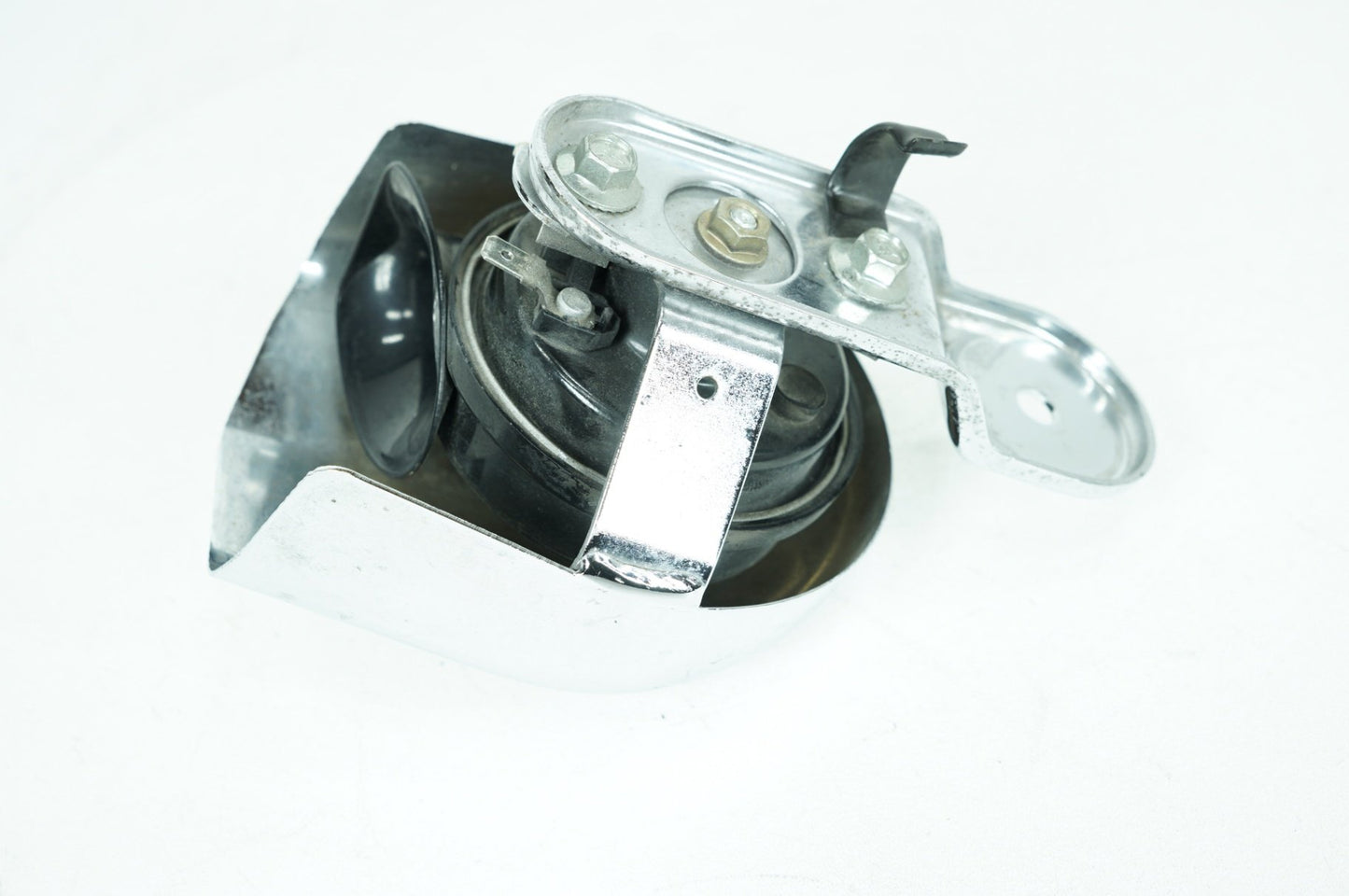2000 - 2006 Harley-Davidson Touring CVO Screamin Eagle Road King Horn Signal Klaxon Chrome Cover 69012-93A