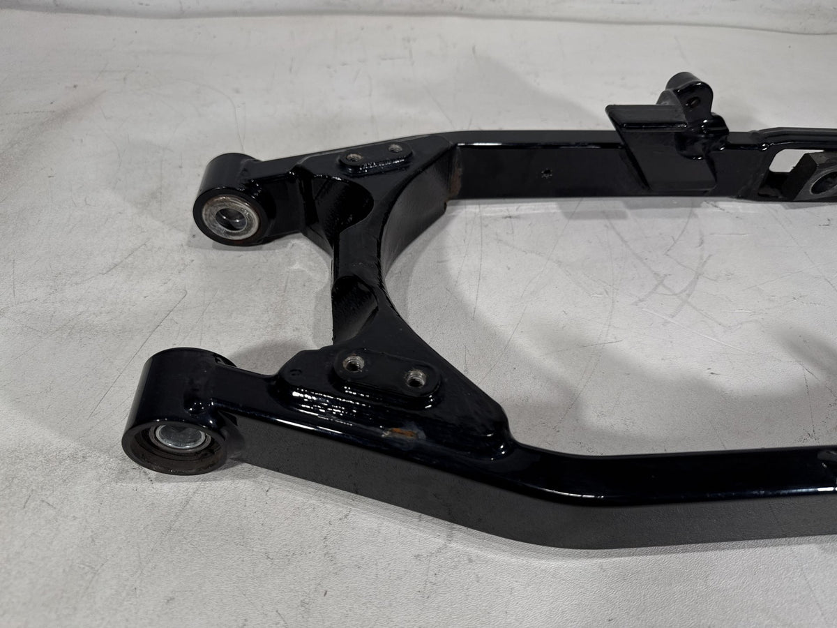 2016 Harley Dyna Fat Bob FXDF 103 OEM Rear Fork Swingarm Swing Arm