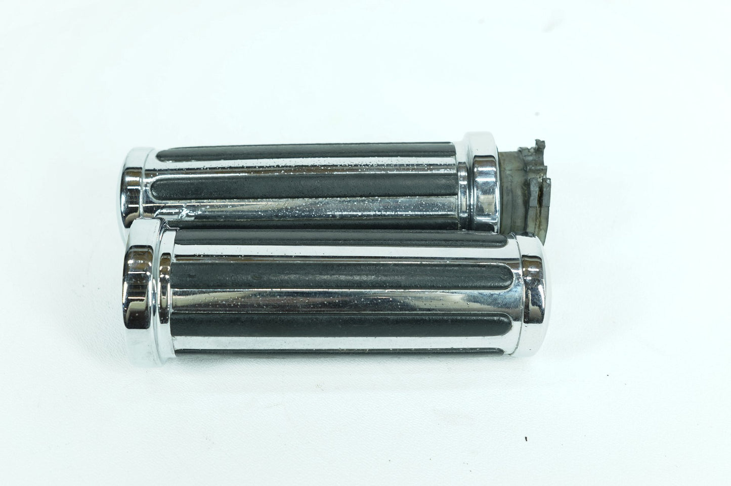 1984 - 1990 Harley-Davidson Sportster Evolution Front Left Right Handgrip Hand Grips 56206-81A
