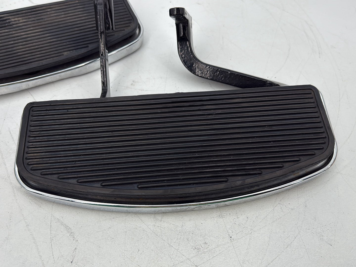 2007 - 2012 Harley-Davidson Touring Electra Glide Ultra Left Right Driver Floorboard Foot Rest 50621-06